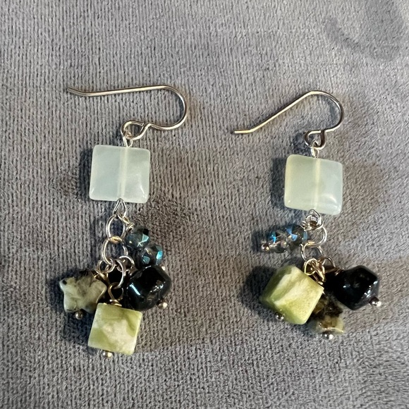 Sterling Silver, Prehnite & assorted bead earrings - Picture 2 of 4